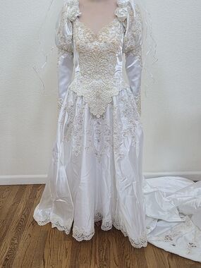 Vintage Mori Lee Ivory Lace Appliqué Bridal Dress
